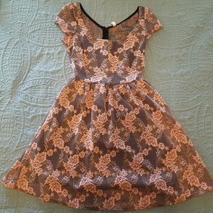 Baby doll lace dress with pink roses